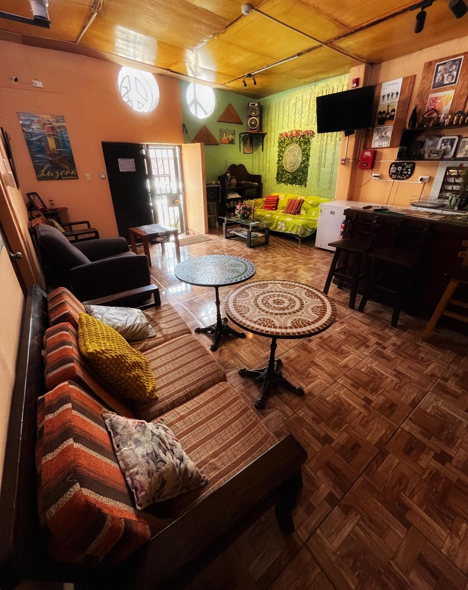 Ugarte Street Bed & Breakfast Trujillo Exterior photo