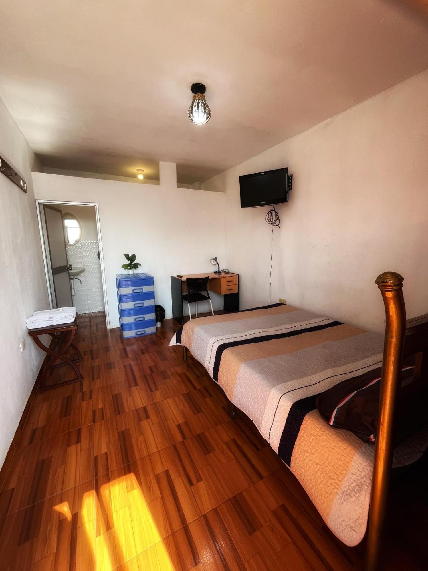 Ugarte Street Bed & Breakfast Trujillo Exterior photo